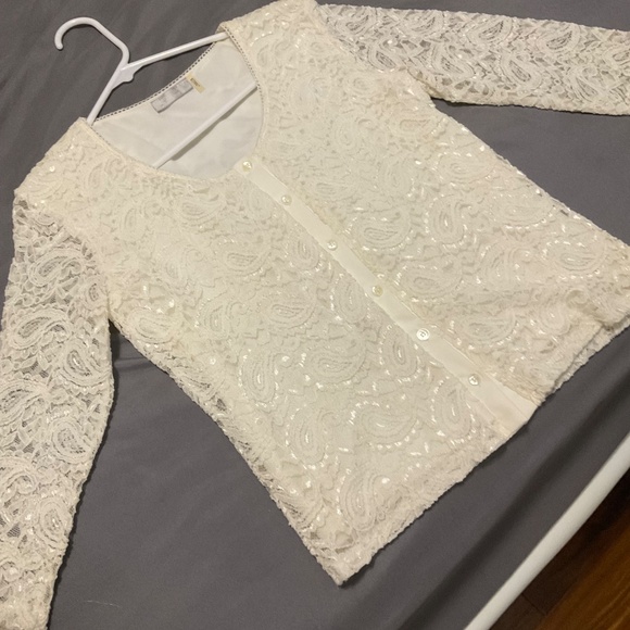 Forever Fashion Beige Sweater, Size Medium Petite - Picture 2 of 4